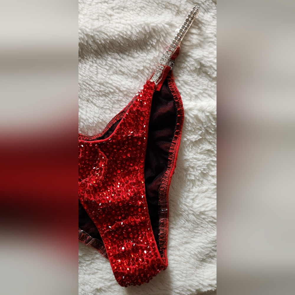 Red Crystal Embellished Bikini Set with Rhinestone Accents - Picture 6 of 8